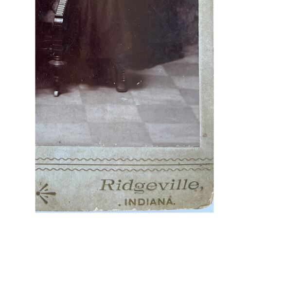 Antique Photo Cabinet Card 1900s Handsome Family Of Five JF Wentz Ridgeville Ind - Picture 4 of 7